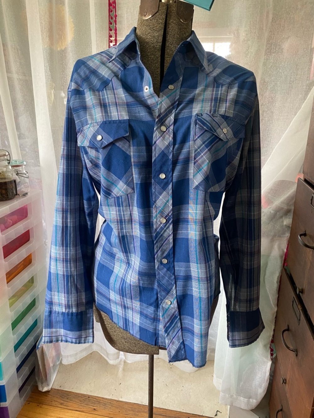 Vintage Wrangler Blue Plaid Pearl Snap-Front Men's Shirt Size M Trim Fit 70s/80s